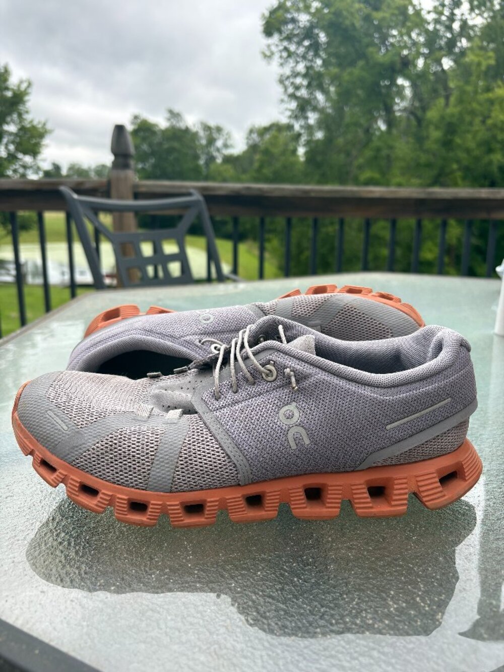 On Cloud 5 Men's Athletic Comfort Shoes Sz 8 Off White /Coral Lightweight